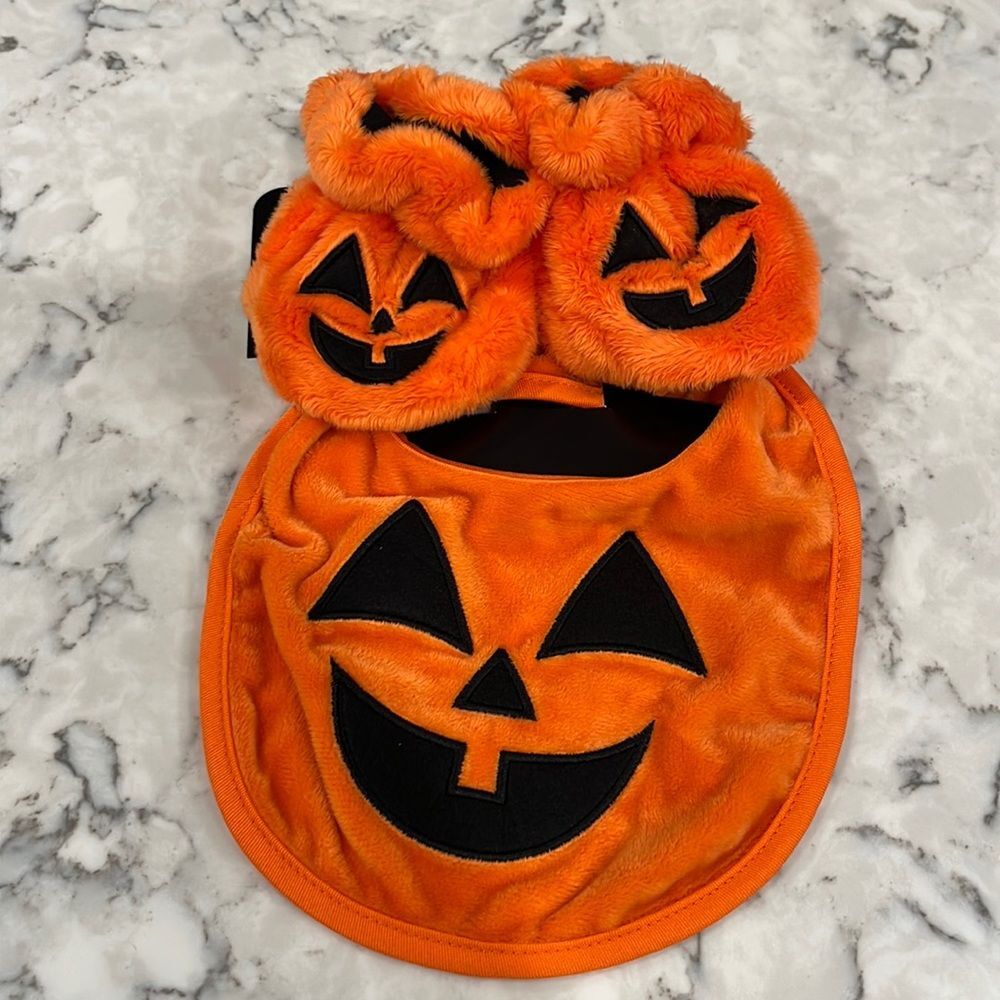 Pumpkin Baby Bib & Booties Set - Halloween Pumpkin Jack O' Lantern Fall Baby NWT